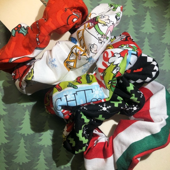 5 piece Christmas Scrungie set - Picture 3 of 9